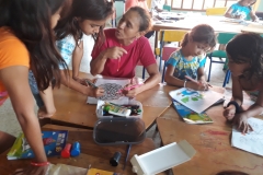 Die Kinder beim Malen